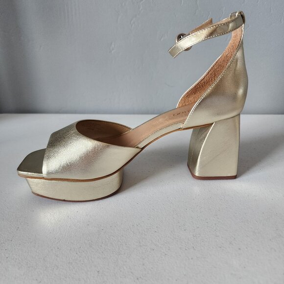 Bernardo Platform Sandals "LIKE NEW" - Picture 12 of 16